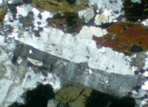 Karlsbader Zwilling in Alkalifeldspat