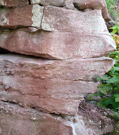 Sandstein mit Gerölllagen (Bildunterkante 60 cm)