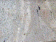 Nahansicht: Fläche geschliffen und feucht (Bildunterkante 1 cm)